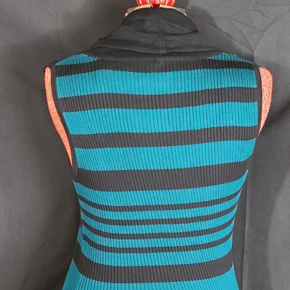 Tank top - Picture 2 of 3